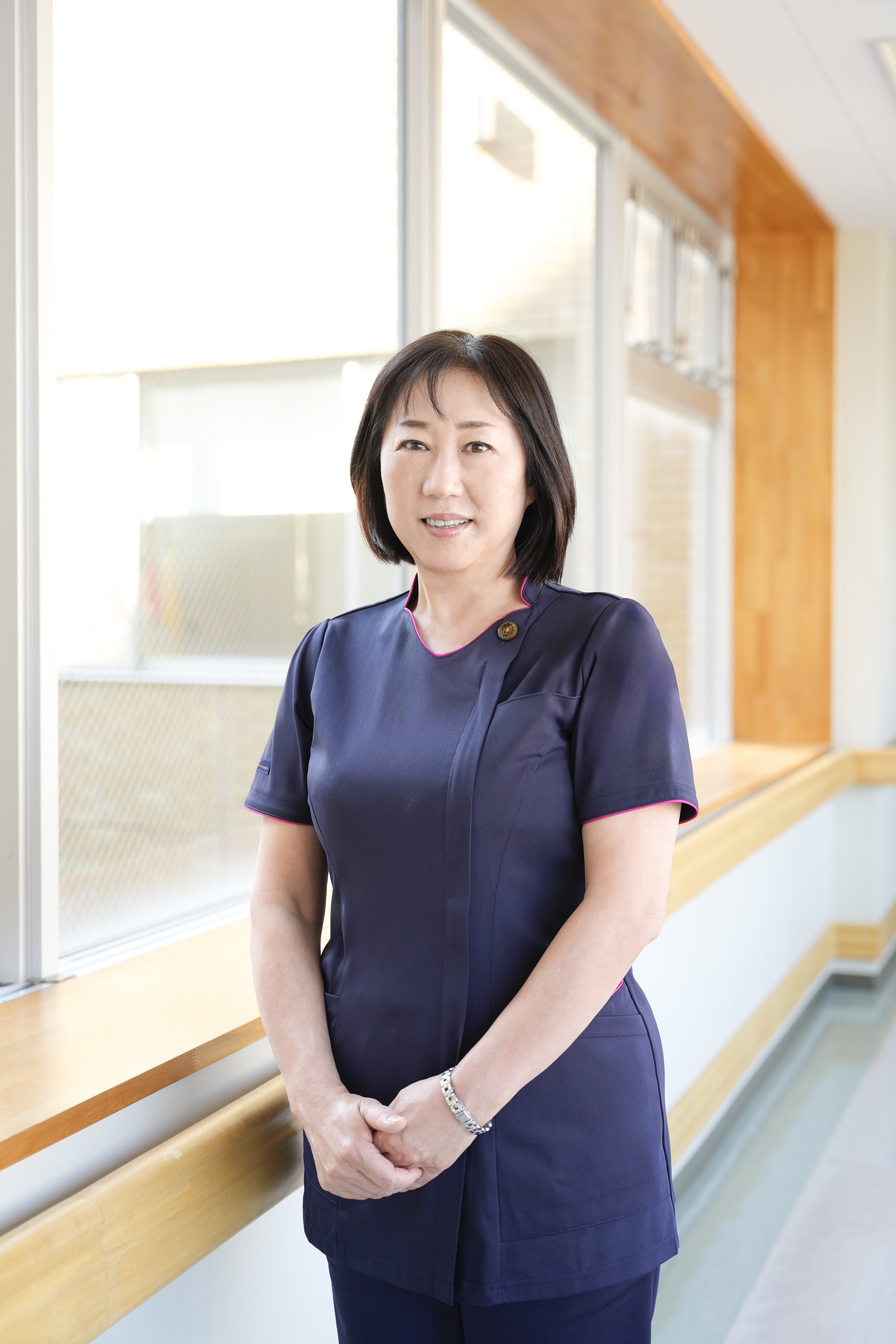 看護局長 秋葉由美